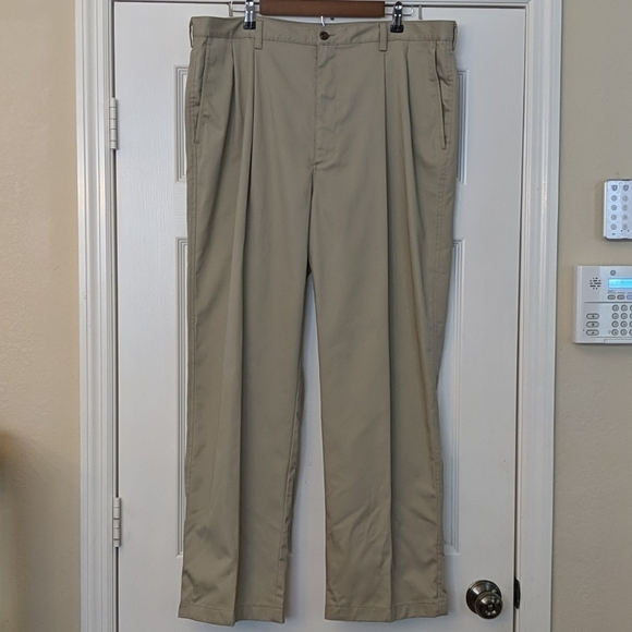 Haggar Men's Chinos in Light Gray - Picture 2 of 6